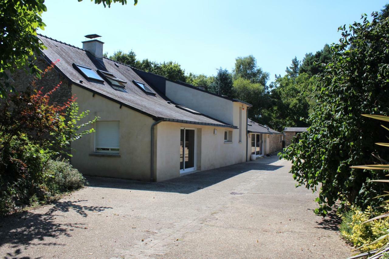 Aux Agapanthes Bed & Breakfast Pluherlin Bagian luar foto