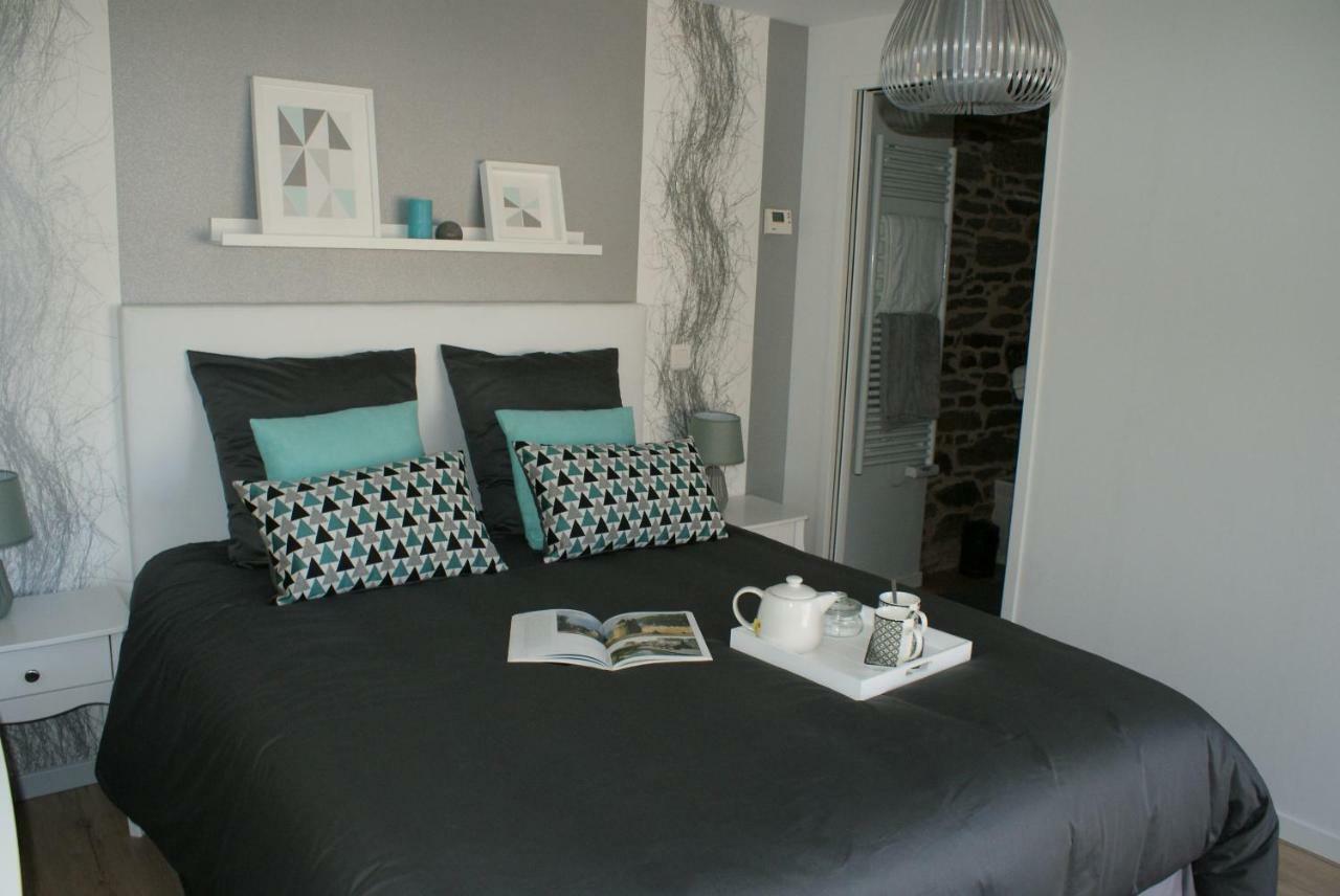 Aux Agapanthes Bed & Breakfast Pluherlin Bagian luar foto