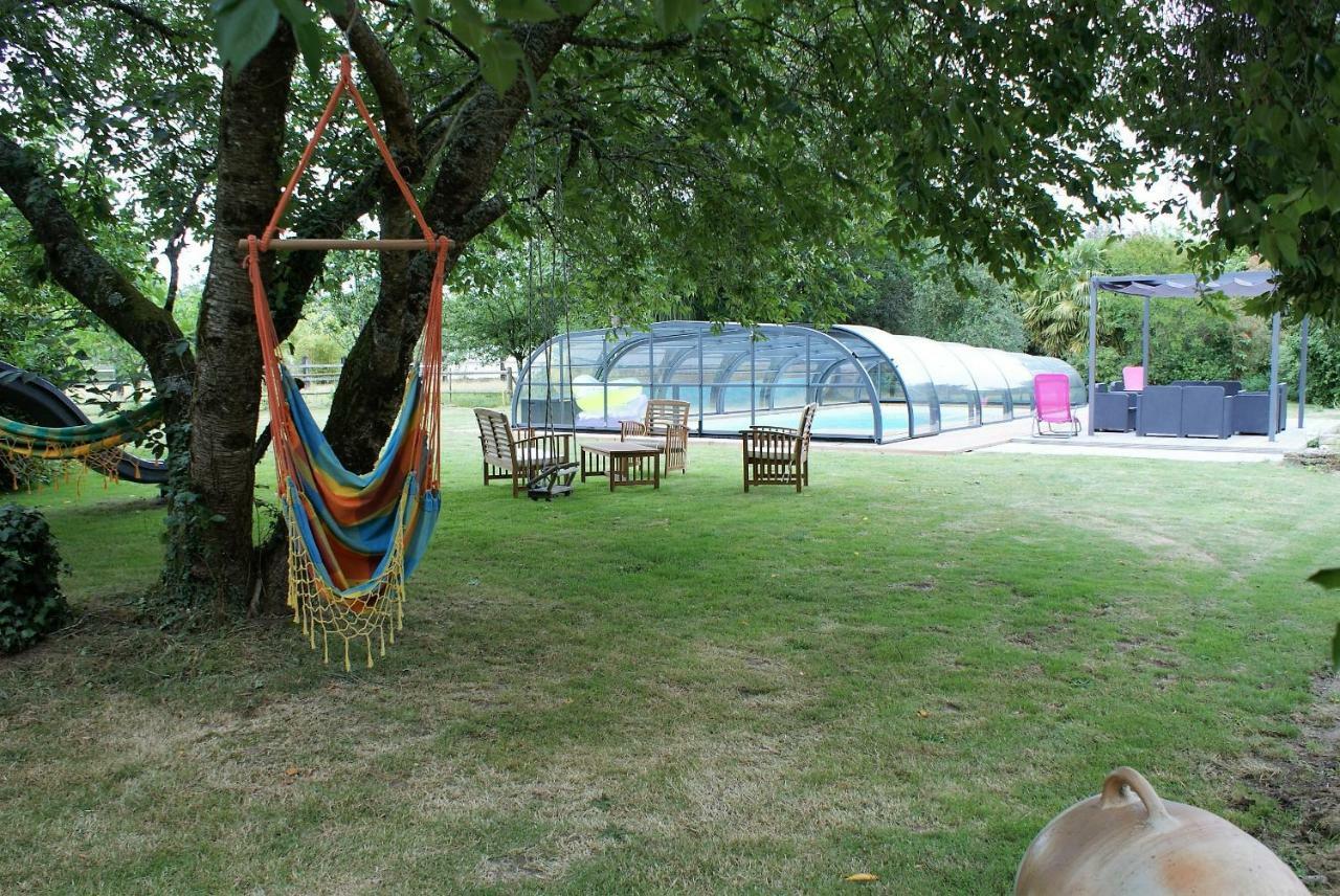 Aux Agapanthes Bed & Breakfast Pluherlin Bagian luar foto