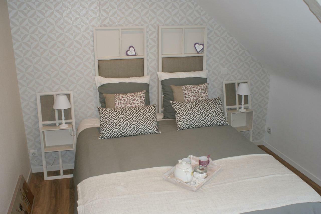 Aux Agapanthes Bed & Breakfast Pluherlin Bagian luar foto
