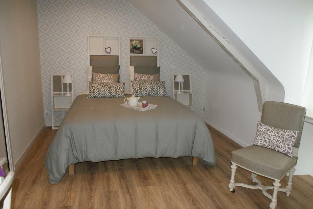 Aux Agapanthes Bed & Breakfast Pluherlin Bagian luar foto