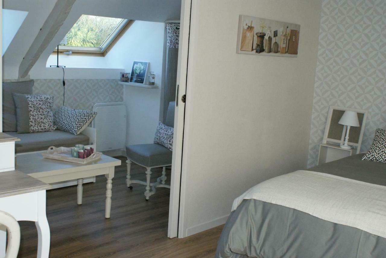 Aux Agapanthes Bed & Breakfast Pluherlin Bagian luar foto
